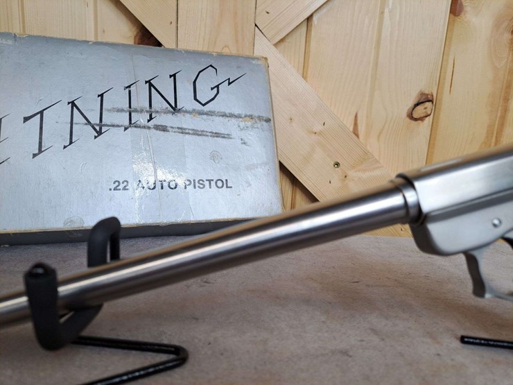 amt-.22-lr-semiauto-pistol-image-6