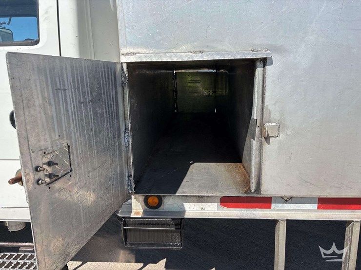 2006-isuzu-npr-image-20