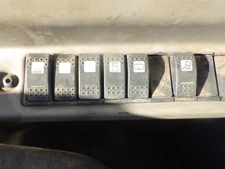 caterpillar-th560b-image-36