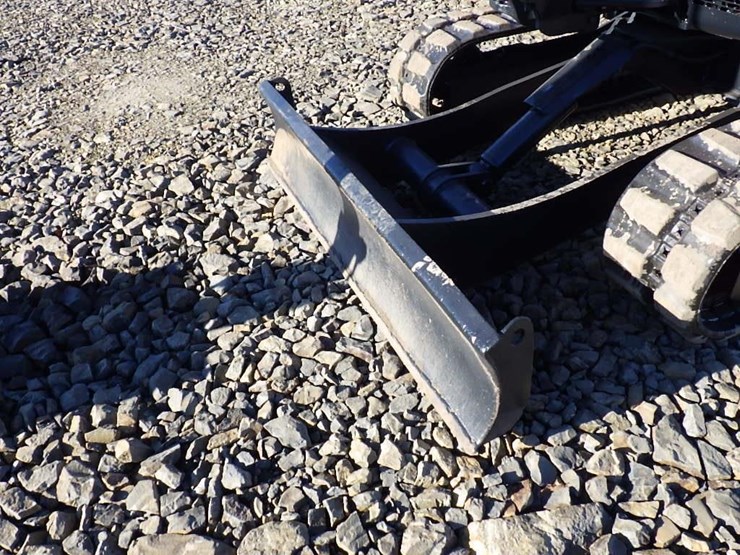 yanmar-vio35-2-image-11