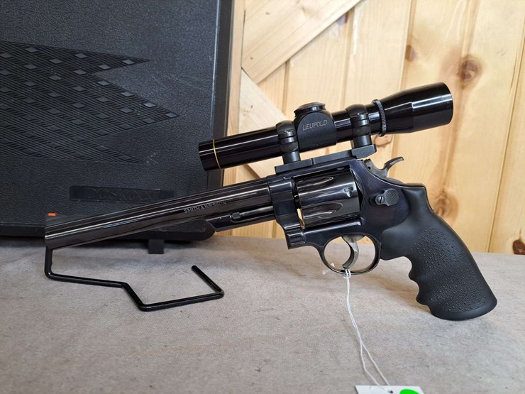 smith-&-wesson-model-29-2-.44-magnum-da-revolver-image-2