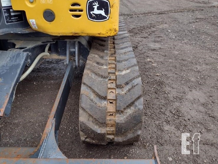 2022-deere-26g-image-33