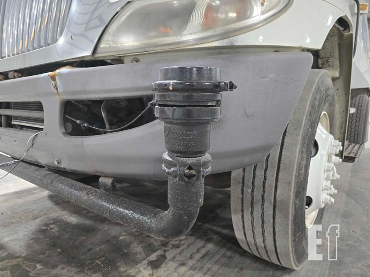 2004-international-durastar-4300-image-10