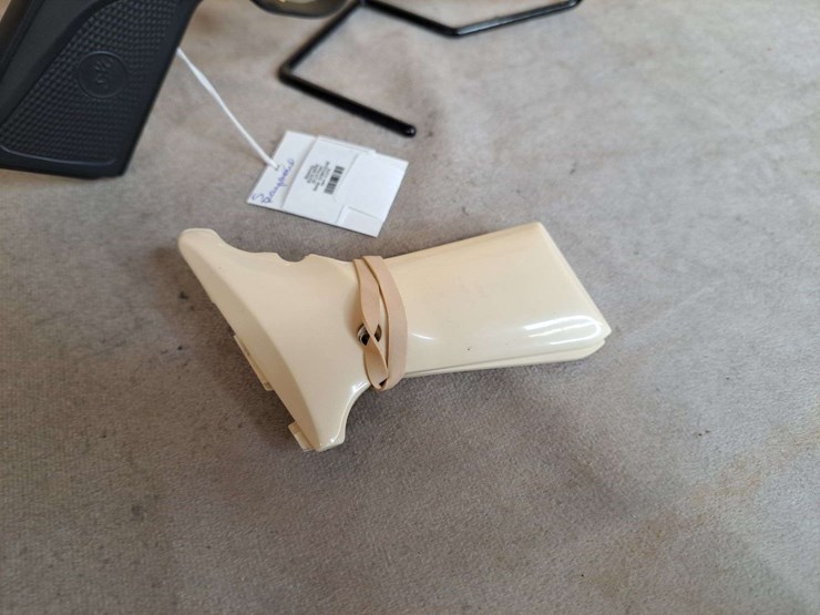 browning-buck-mark-.22-lr-semiauto-pistol-image-12