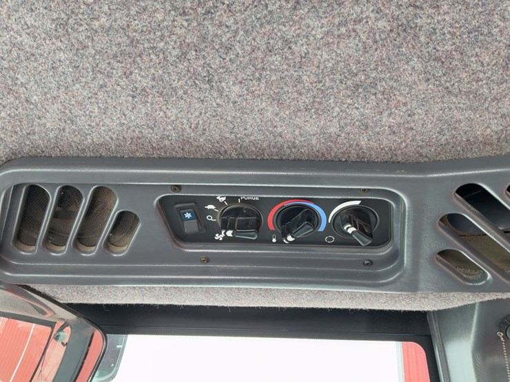 2013-versatile-2375-image-79