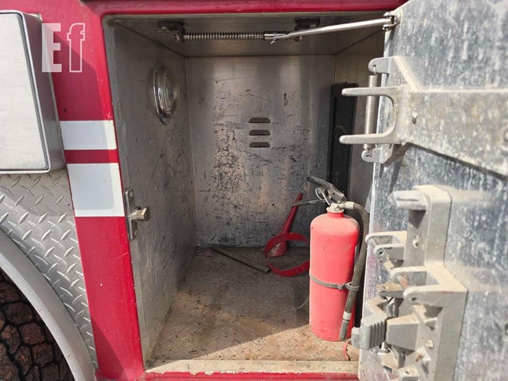 1993-freightliner-fl80-image-17