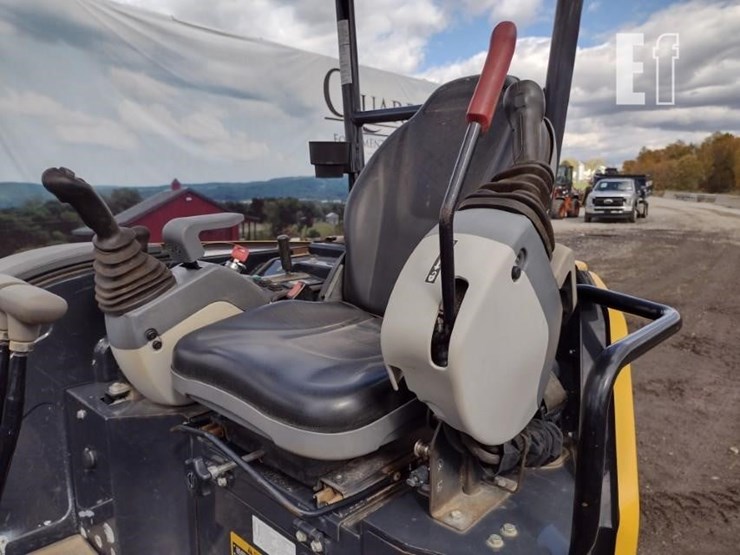 2022-deere-26g-image-12