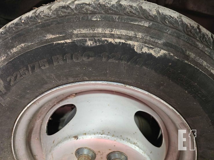 2013-ford-e450-image-26