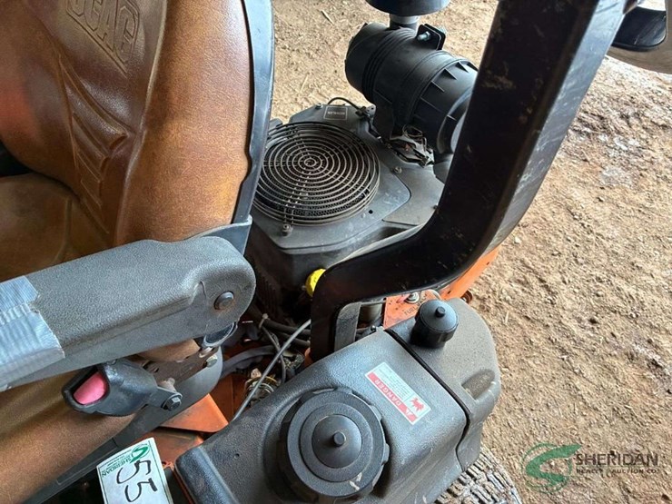 scag-tiger-cat-52"-mowing-deck-showing-1615-hours-image-7