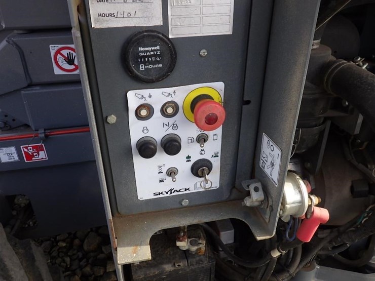 skyjack-sj6832rt-image-14