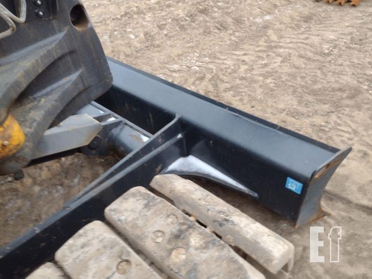 2021-deere-85g-image-22