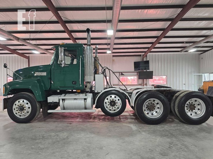 2000-mack-ch613-image-5