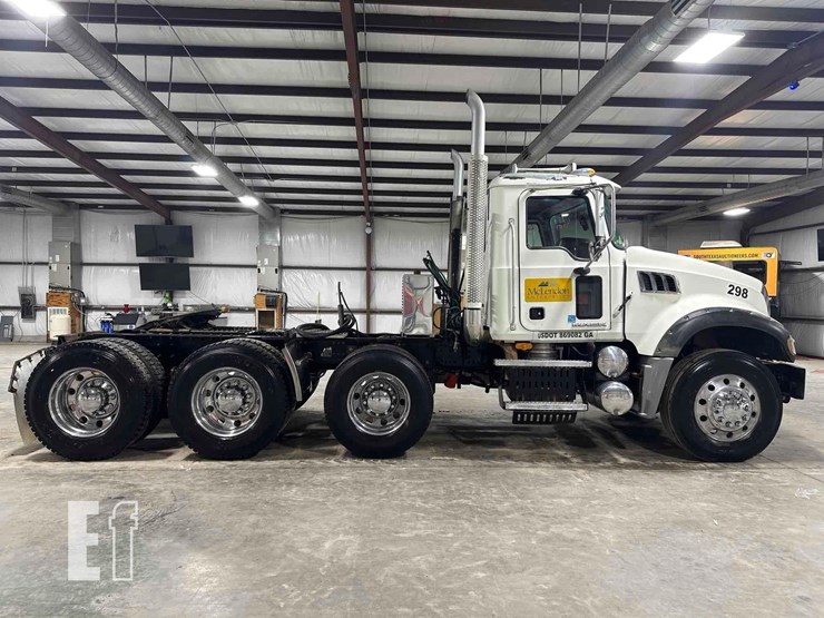 2009-mack-granite-gu713-image-10