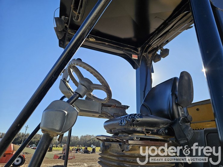 2016-caterpillar-cs54b-image-19