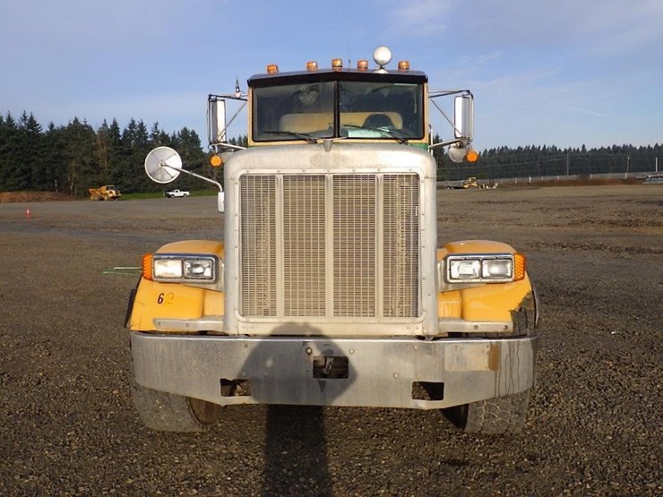 2001-peterbilt-357-image-2
