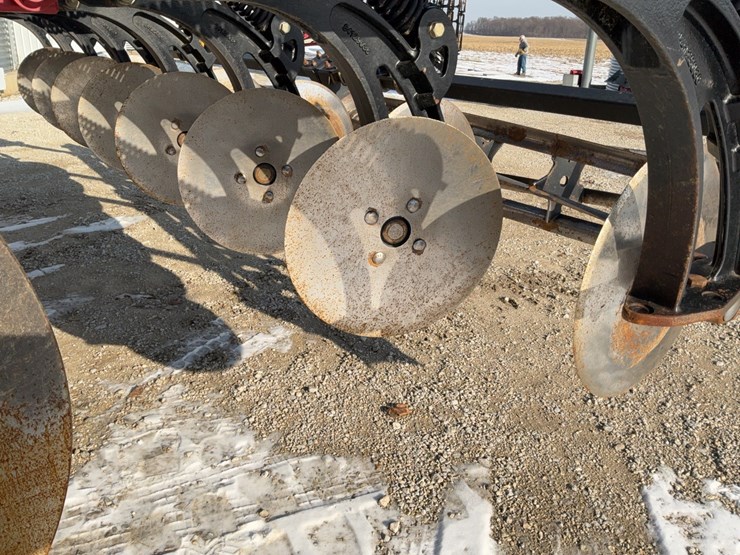 case-ih-870-ecolo-tiger-disc-ripper-image-28