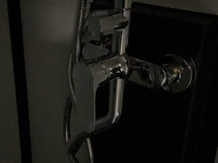 (inv.53039)-new-unused-kj-k1522-heavy-duty-portable-restroom-with-shower,-sink,-toilet,-vent-fan-image-12