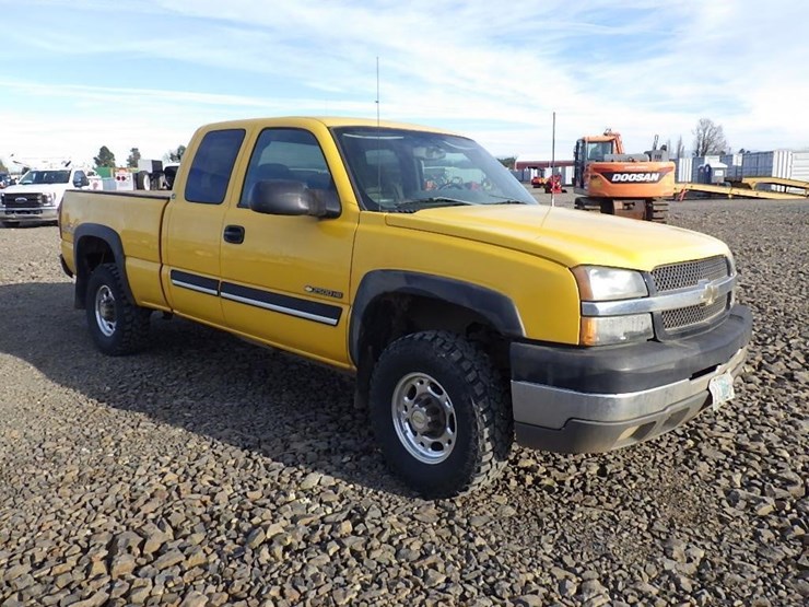 2004-chevrolet-2500-image-3