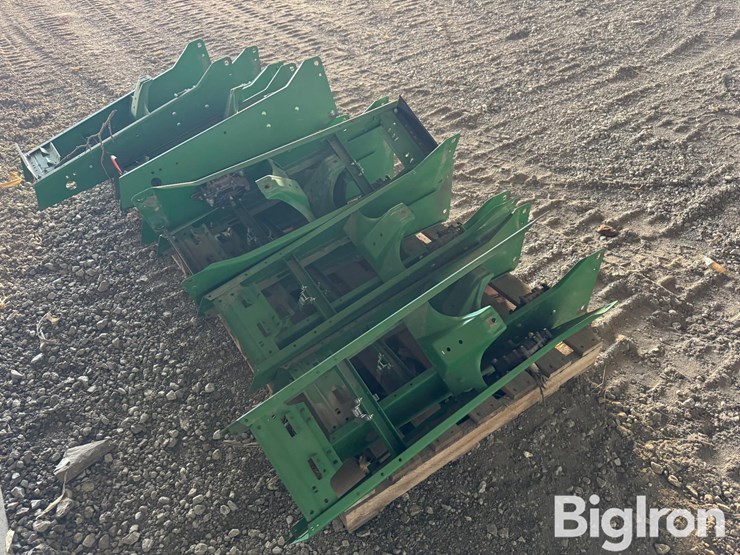 john-deere-max-emerge-planter-unit-frames-image-3
