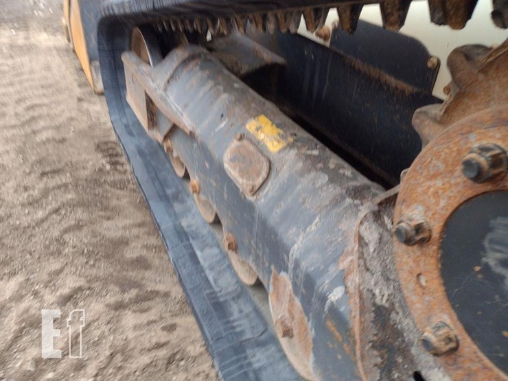 2017-bobcat-t740-image-24