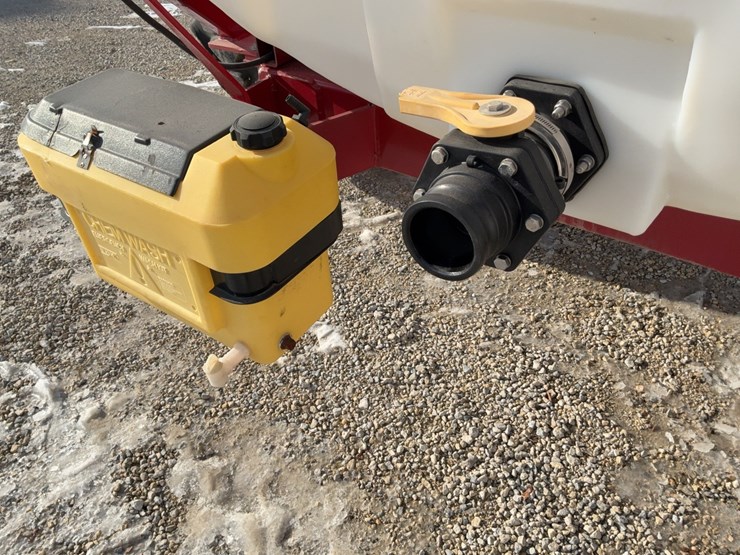 loftness-fs800-fertilizer-spreader-image-72