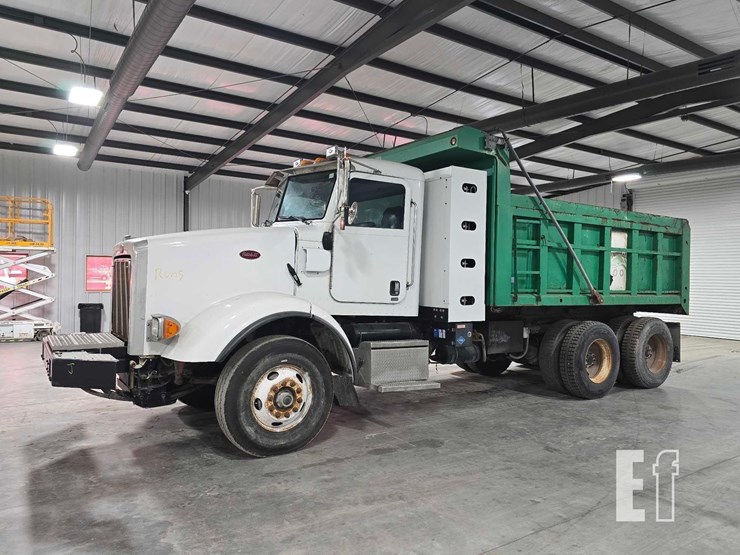 2013-peterbilt-365-image-1