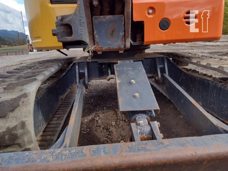 2022-deere-26g-image-21