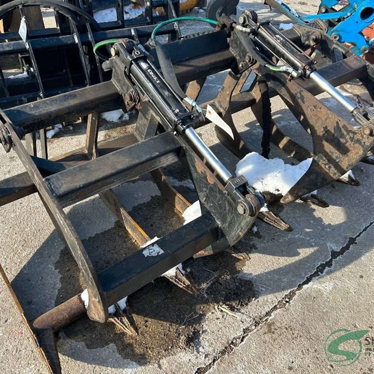 Skid steer grapple bucket