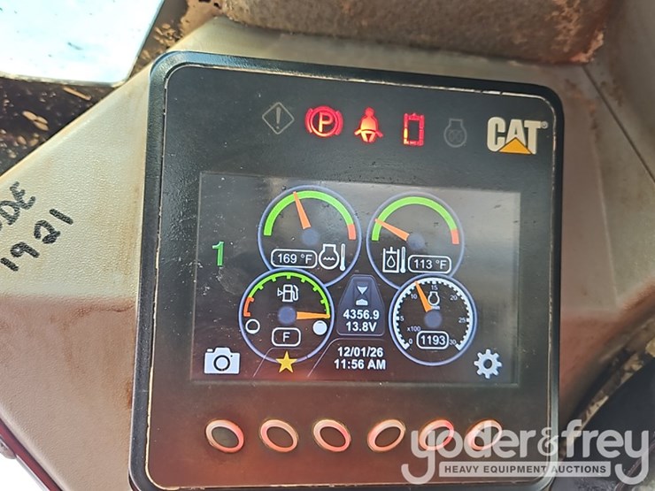 2020-caterpillar-259d3-image-30