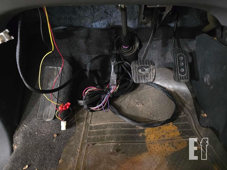 2014-nissan-nv200-image-13