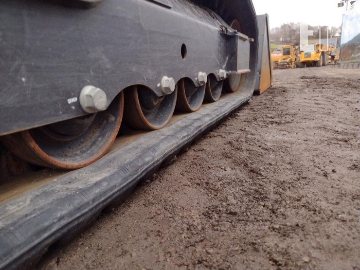 2022-bobcat-t595-image-24