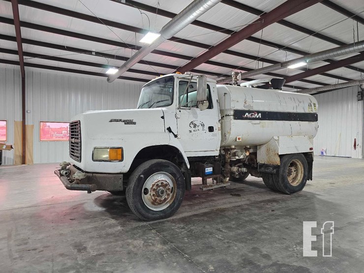 1995-ford-la9000-image-1