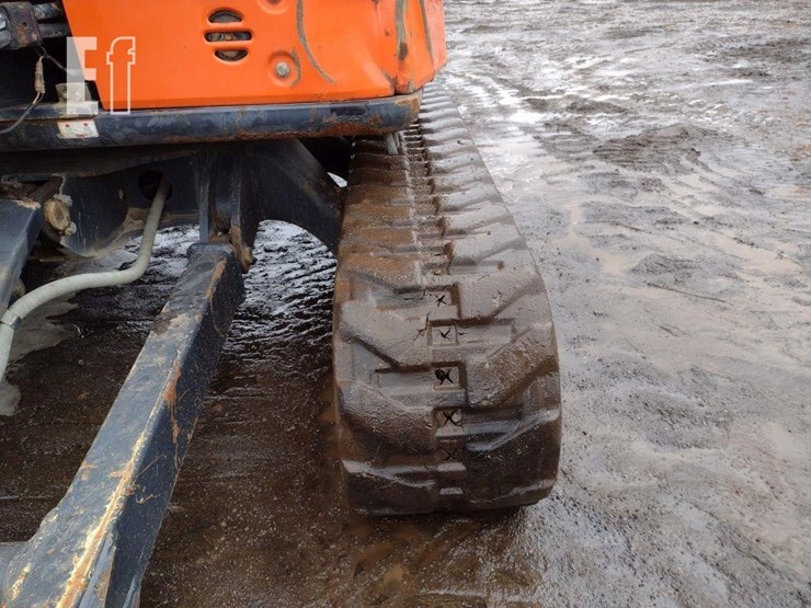 2014-hitachi-zx35u-image-34