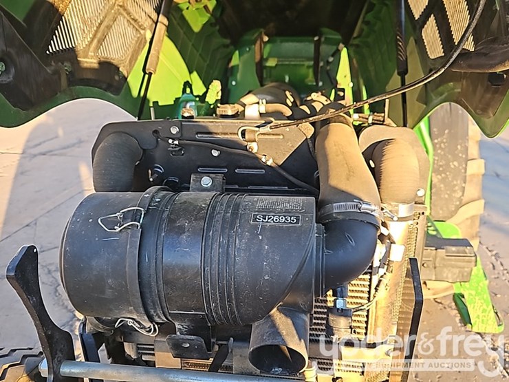 2024-john-deere-5075e-image-14