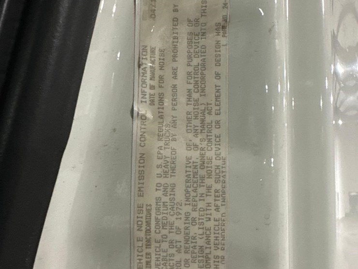 2014-freightliner-cascadia-125-image-38