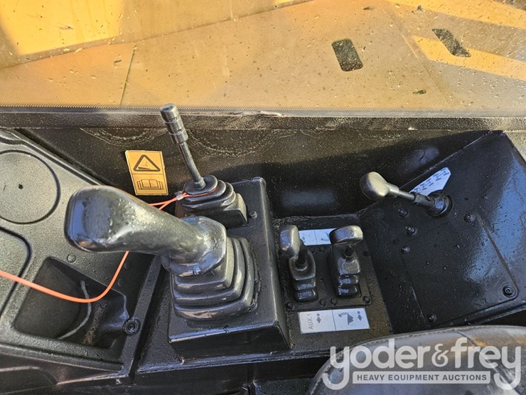 2015-jcb-507-42-image-23