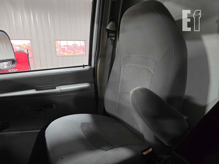 2006-ford-e350-sd-image-25