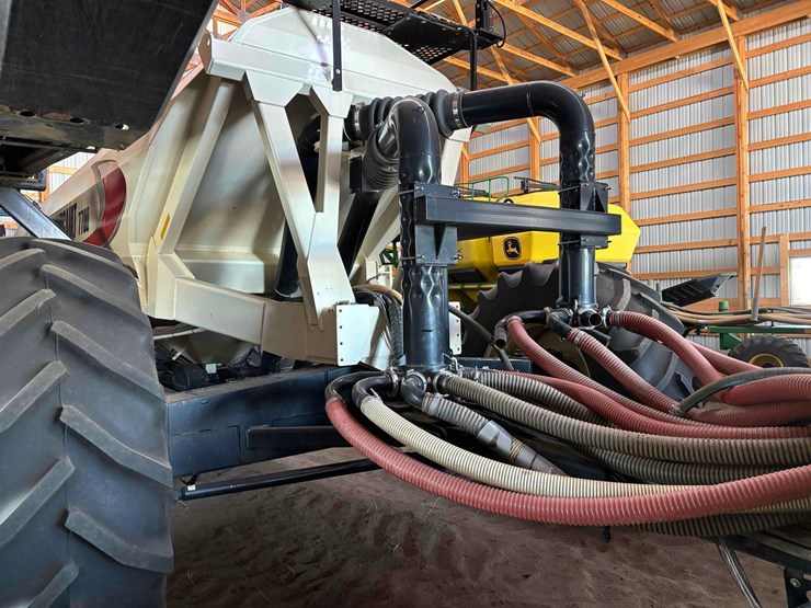 2014-bourgault-7700-image-25