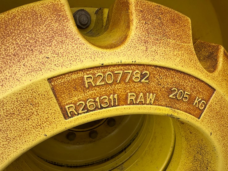 2013-john-deere-9560r-image-16