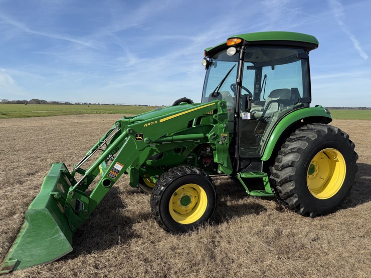 john-deere-4044r-image-1