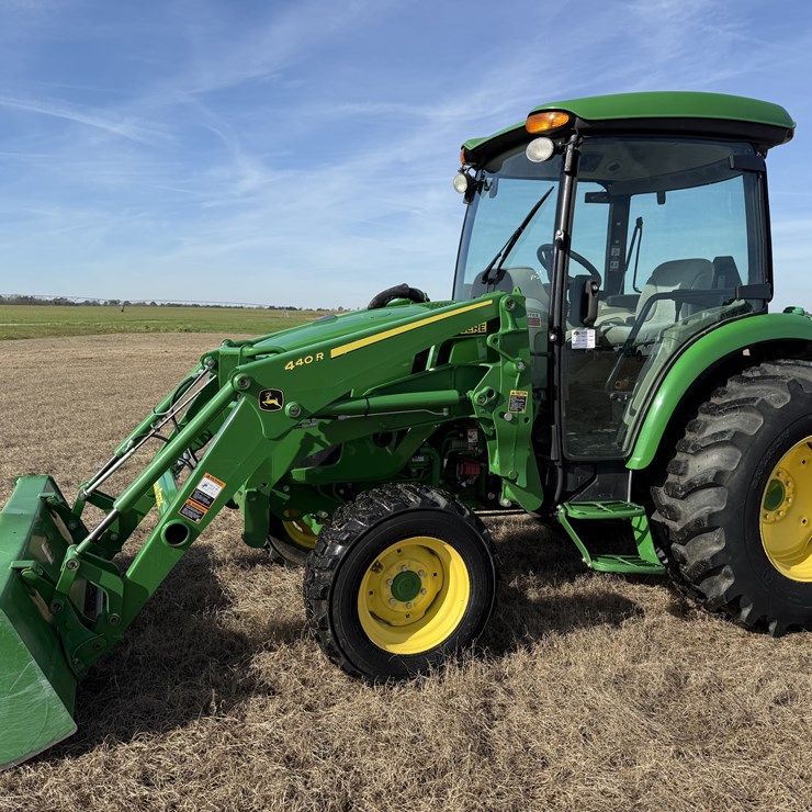 JOHN DEERE 4044R