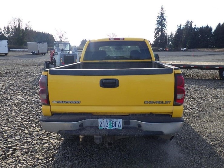 2004-chevrolet-2500-image-6