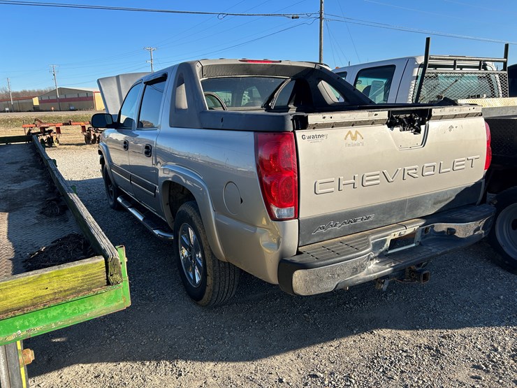 #37855-•-2005-chevrolet-avalanche-4x4-pickup-3gnec12z25g286152-image-6