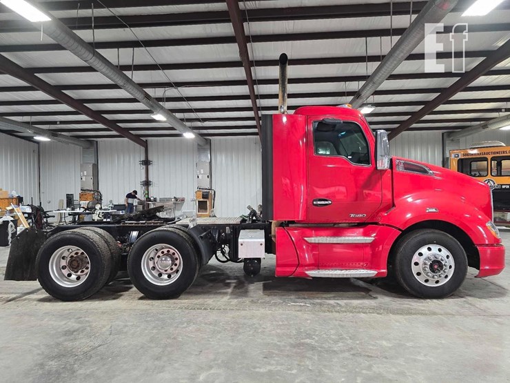 2015-kenworth-t680-image-6