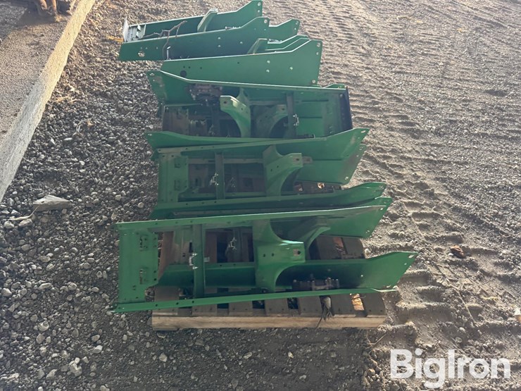 john-deere-max-emerge-planter-unit-frames-image-7