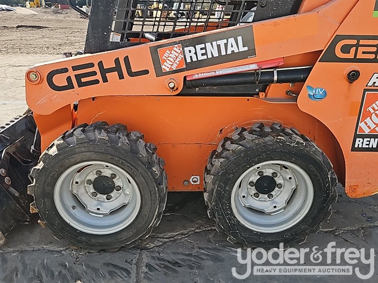 2019-gehl-r105-image-11