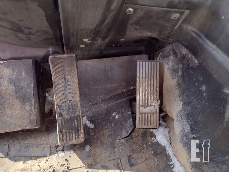 2019-genie-gth1544-image-8