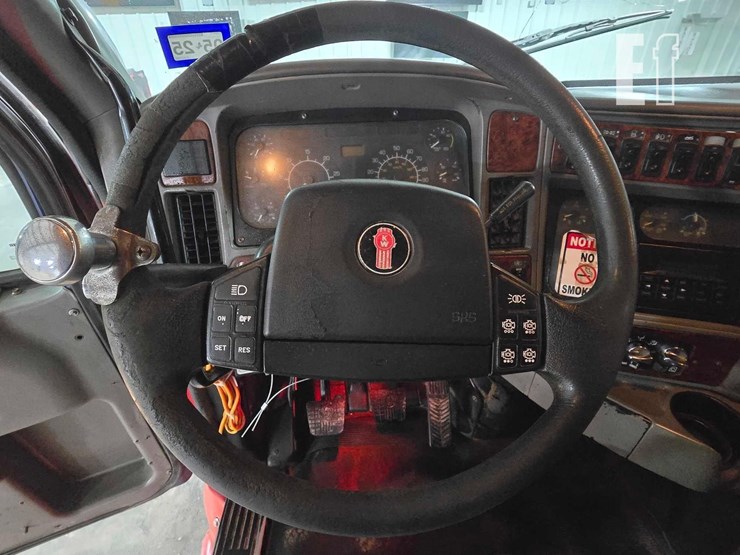 2016-kenworth-t2000-image-10