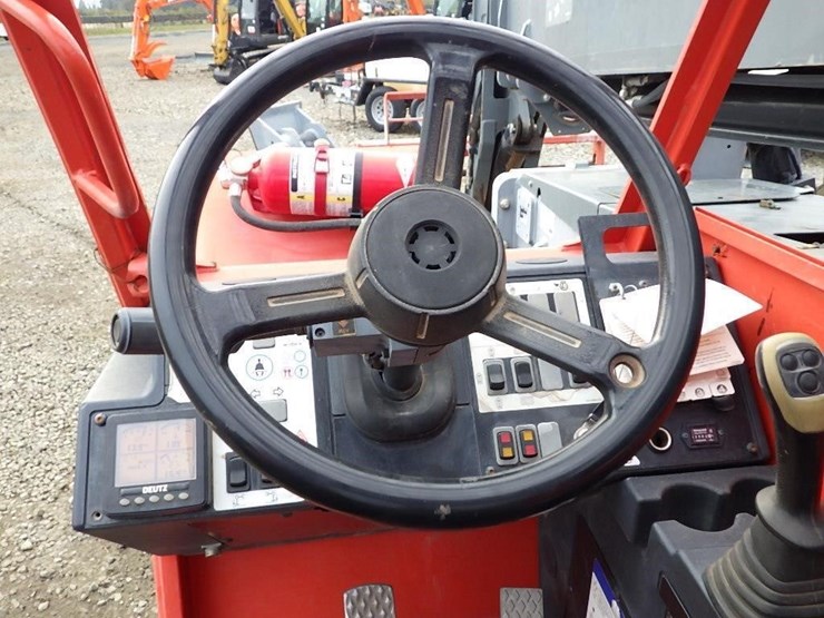 2018-skyjack-sj1056th-image-24