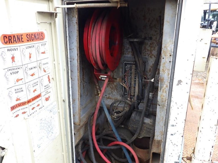 1991-international-4700-image-11